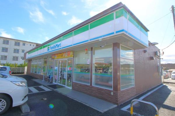 ���ӊ� �y�R���r�j�z�F607m�t�@�~���[�}�[�g���R�j���[�^�E���X