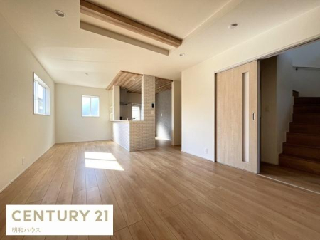 ���r���O 4�����E�Ƒ��̏Ί炪����e���̋�ԁI