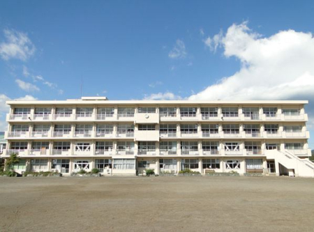 ���ӊ� �y���w�Z�z�F550m�����s���������w�Z