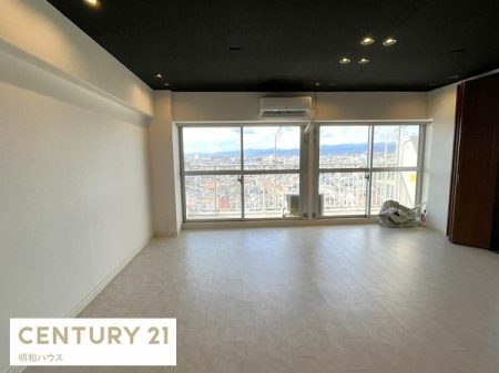 ���r���O -