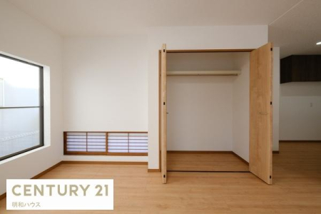 ���[ ���r���O���[����