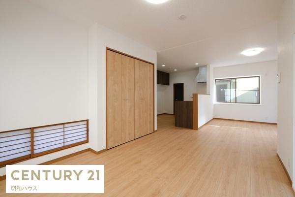 ���r���O �g���H���ɂ��L���Ȃ���LDK18���I