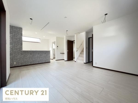 ���r���O -