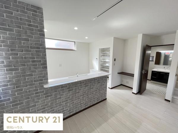 ���r���O -