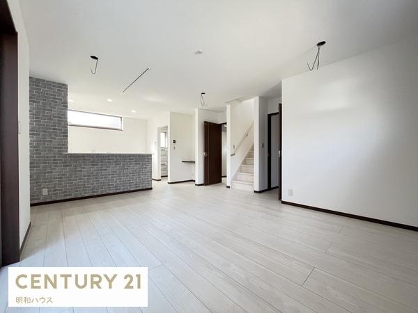 ���r���O -