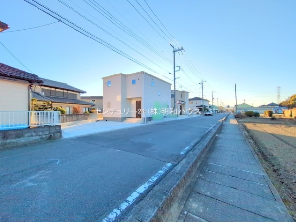 �O�ʓ��H�܂ތ��n�ʐ^ -