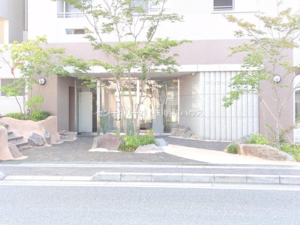 �G���g�����X -