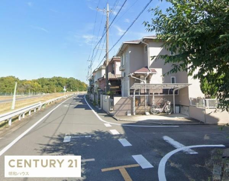 �O�ʓ��H�܂ތ��n�ʐ^ -