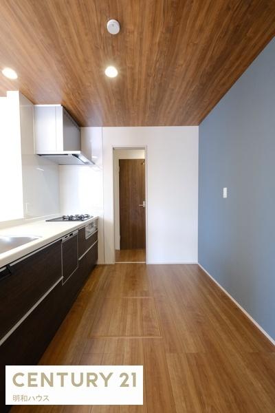 �L�b�`�� �ʂ蔲���ł���2Way�L�b�`���I