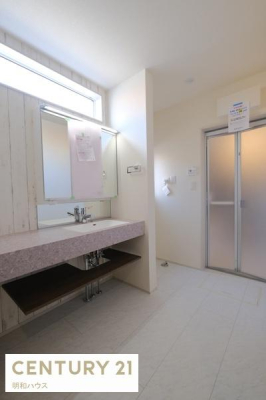 ���ʑ�E���ʏ� �X�^�C���b�V���ȃI�[�v���T�j�^���[�I