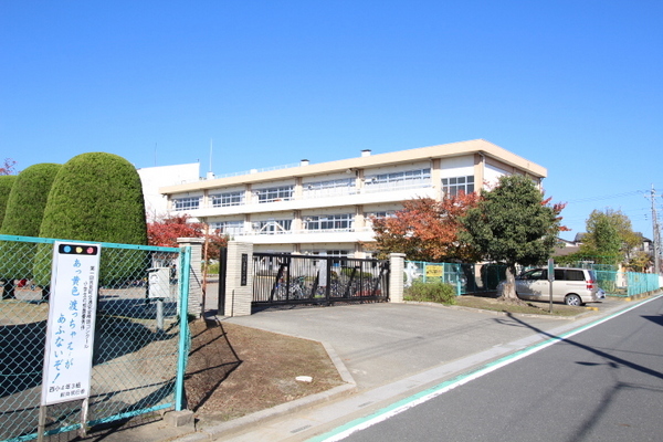 ���ӊ� �y���w�Z�z�F900m�g����������ꏬ�w�Z