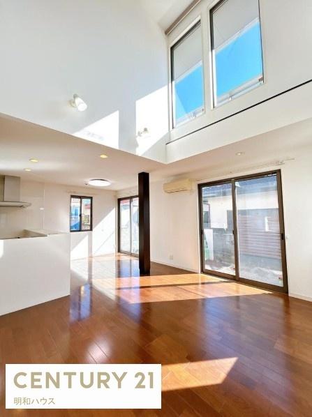 ���r���O ���邭�J���I�ȃ��r���O��