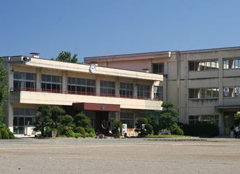 ���ӊ� �y���w�Z�z�F500m���R�������J���w�Z