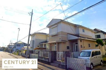 �O�ʓ��H�܂ތ��n�ʐ^ �����z������{���w�k��18���̏Z��n�I