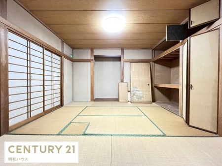 �a�� ���̊Ԃ̂���a��8���{������{�����I1�K