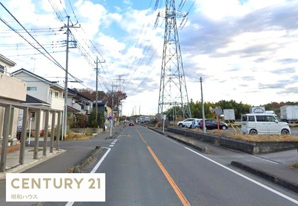 �O�ʓ��H�܂ތ��n�ʐ^ �h�ƃJ�����E�l���Z���T�[���֓��I