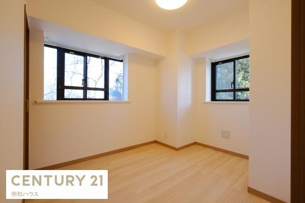 �m�� �m��4.5���@�ʊp�x����B�e��