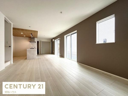 ���r���O 1����