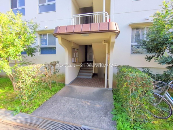 �G���g�����X -