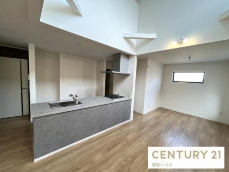 ���r���O 2�����E�L�XLDK24.4���I