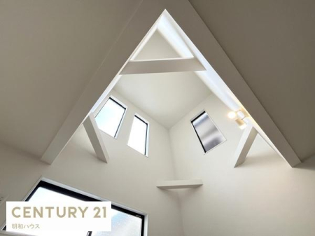 ���r���O 1�����E�J���I�ȃ��r���O���������I