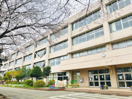 ���ӊ� �y���w�Z�z�F902m�߃����s���h���w�Z