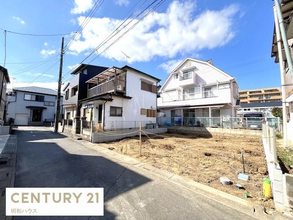 �O�ʓ��H�܂ތ��n�ʐ^ �k�������ɔ������{�݂�����֗��ł���