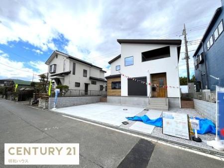 �O�ʓ��H�܂ތ��n�ʐ^ ����������k��ˉw�k��18���̏Z��n�I