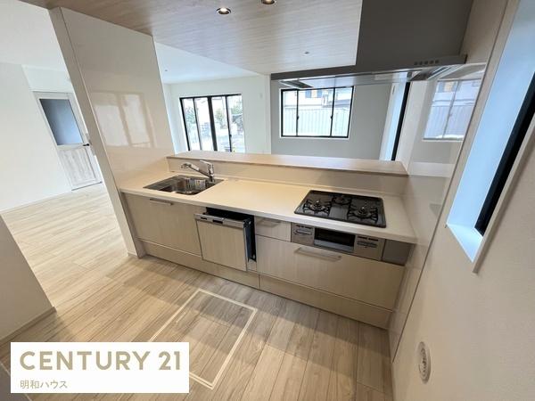 �L�b�`�� �Ǝ��̖�����o�ϓI�ȐH���I