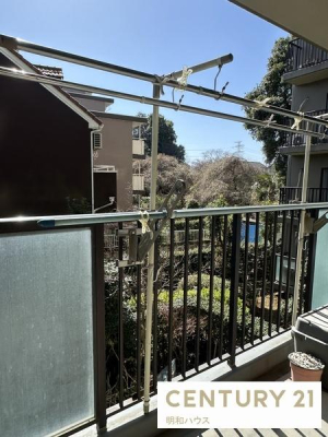 �Z�˂���̒��]�ʐ^ �x�����_����̌i�F�I