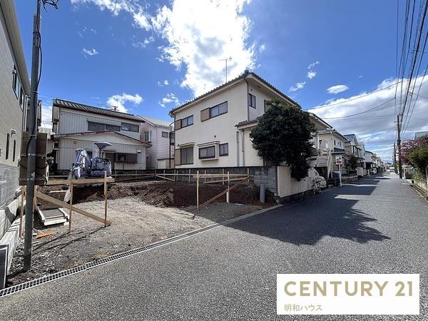 �O�ʓ��H�܂ތ��n�ʐ^ �������Ȑ܏�{�܉��V��̃��r���O�I