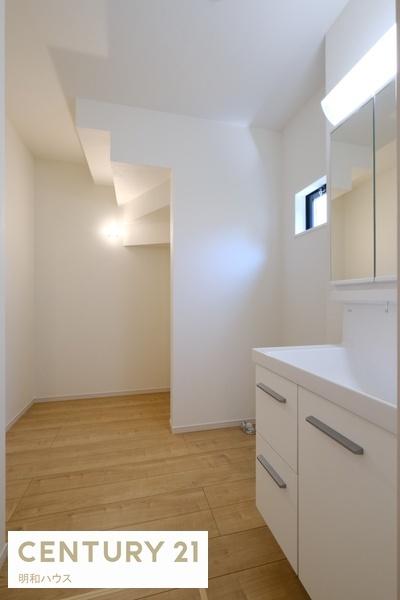 ���ʑ�E���ʏ� �K�i���̃X�y�[�X�͕֗��ȃ��l���ɂł��I