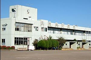 ���ӊ� �y���w�Z�z�F700m�јC�R�������R���w�Z