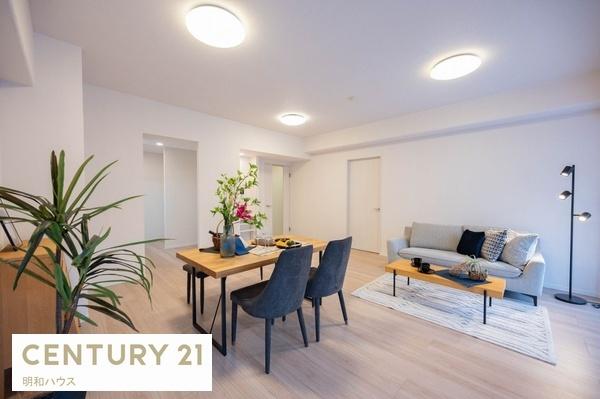 ���r���O LD17.4���@�Ƒ��̌e���̋��