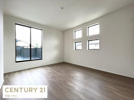 �m�� �m��7.75��