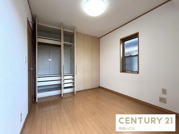�m�� -