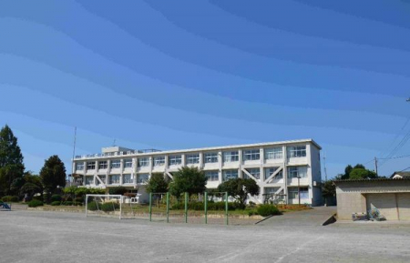 周辺環境　【小学校】：515m鶴ヶ島市立鶴ケ島第一小学校