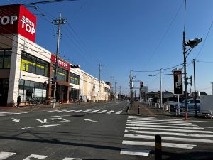 高麗川駅前の通り